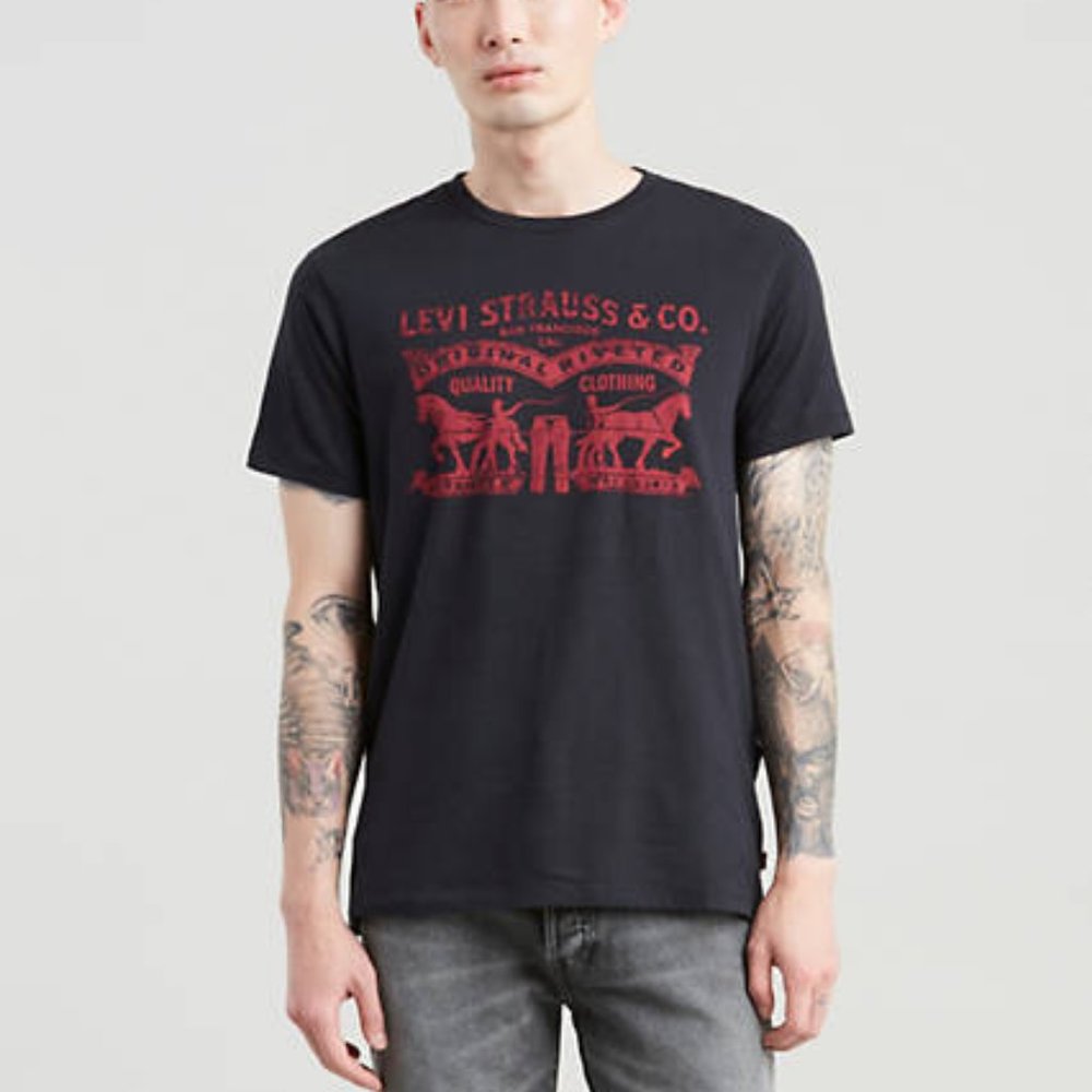 Levi’s Graphic Tee